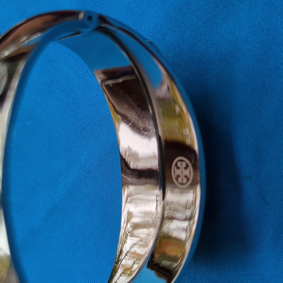 Tory Burch Metal Double-Wrap Logo Bracelet - Picture 8 of 8